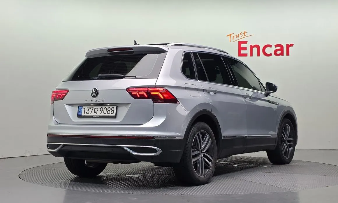 Volkswagen Tiguan — фото 8