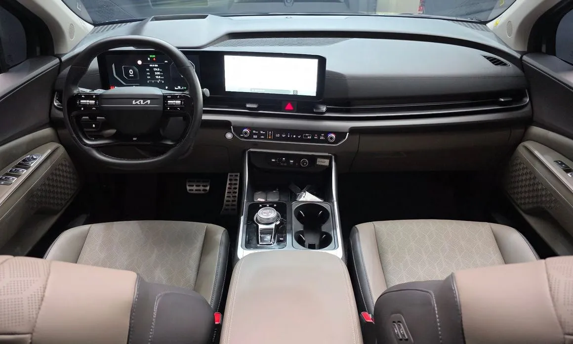 Kia Carnival — фото 10