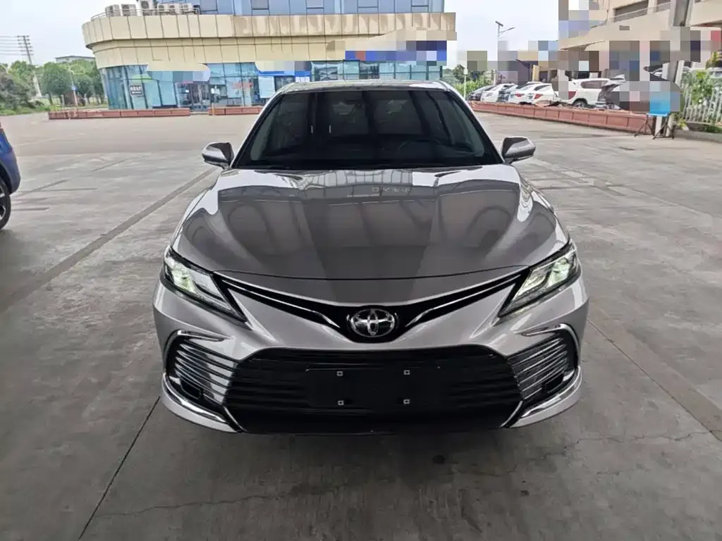 Toyota Camry — фото 9