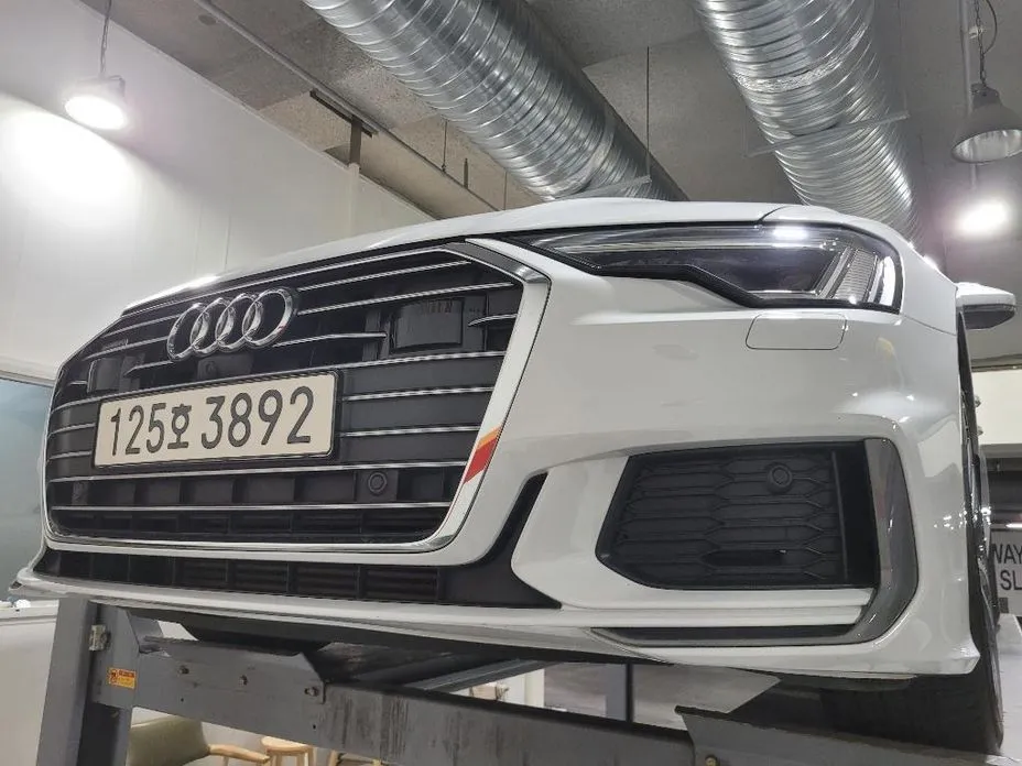 Audi A6 — фото 1