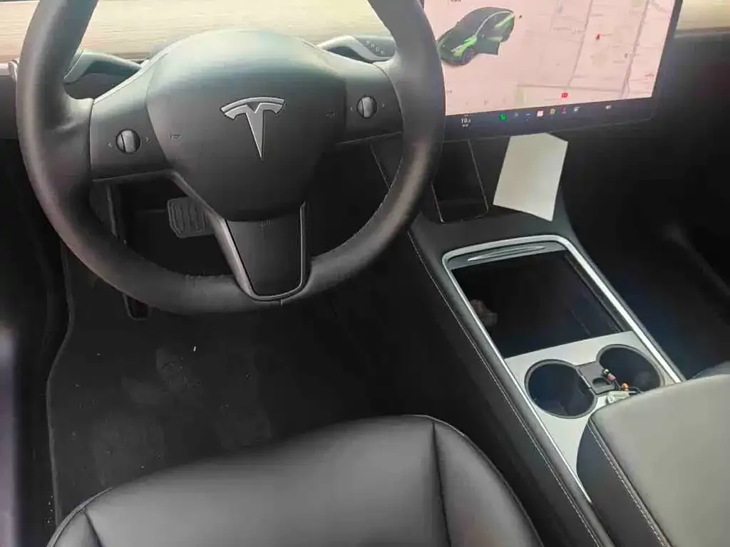 Tesla Model Y — фото 3