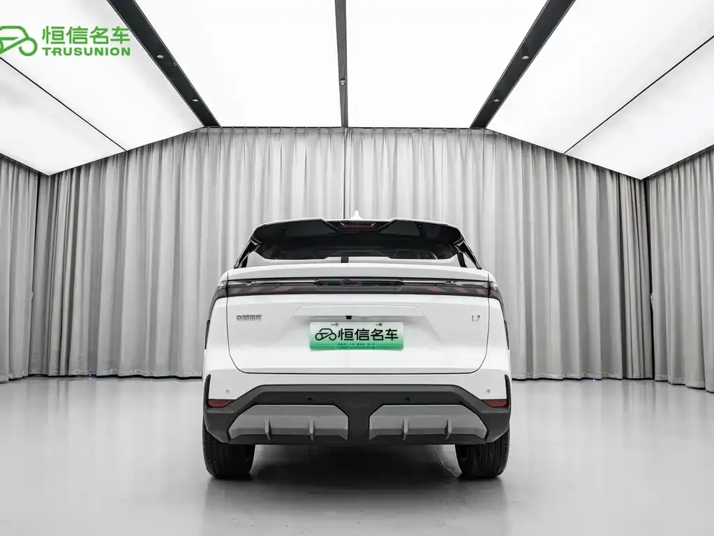Geely Galaxy L7 — фото 8