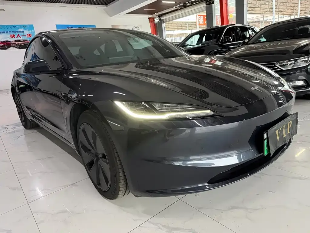 Tesla Model 3 — фото 8