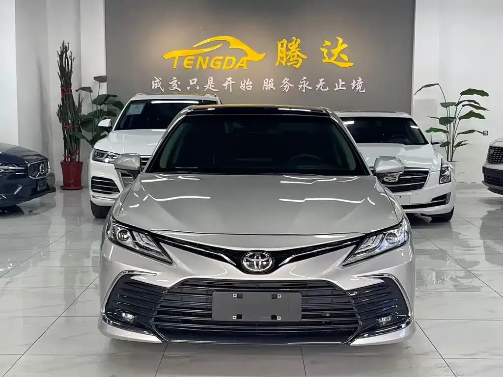Toyota Camry — фото 7