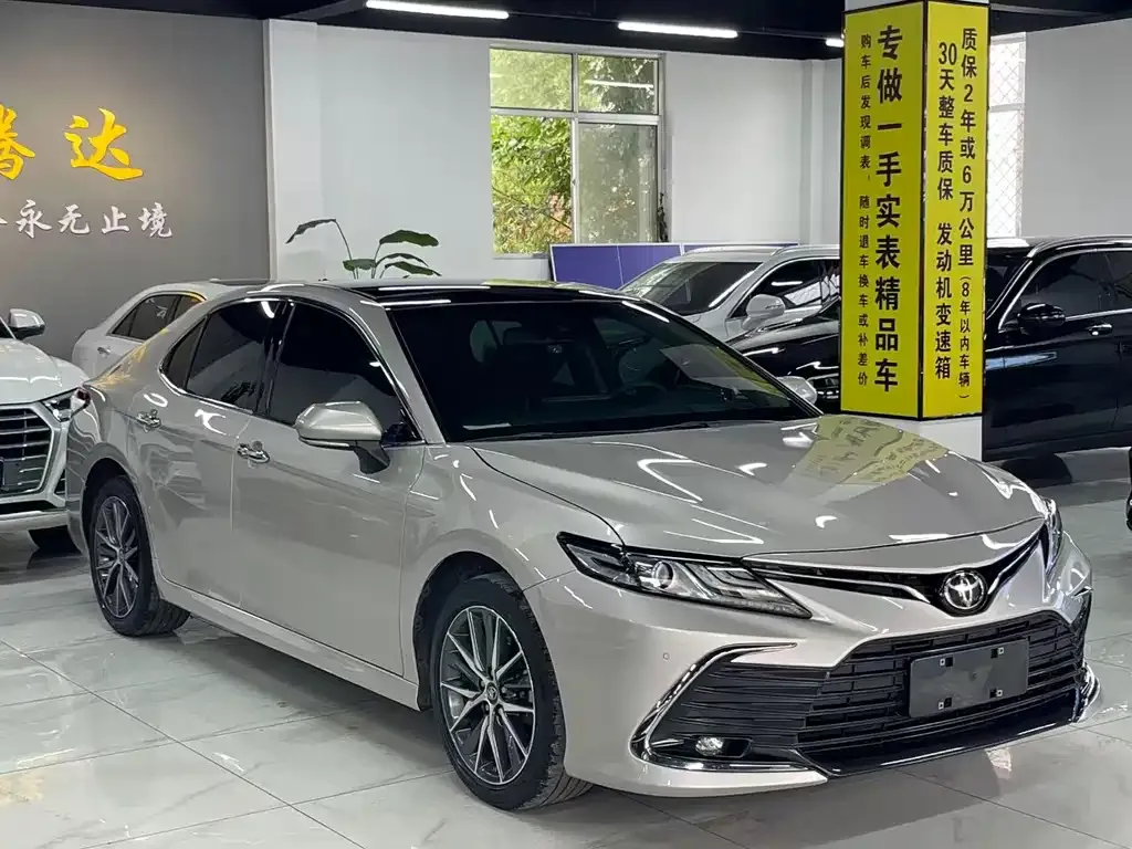 Toyota Camry — фото 6
