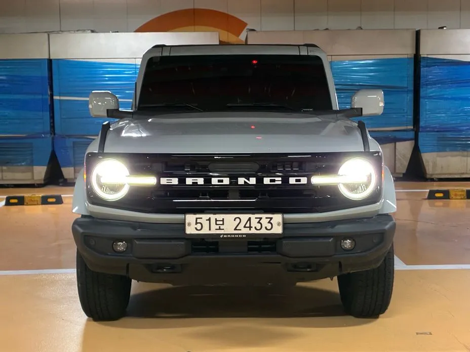 Ford Bronco — фото 1