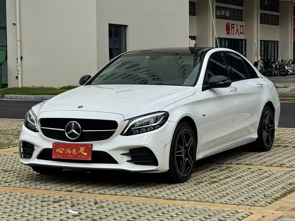 Mercedes-Benz C-Class — фото 1