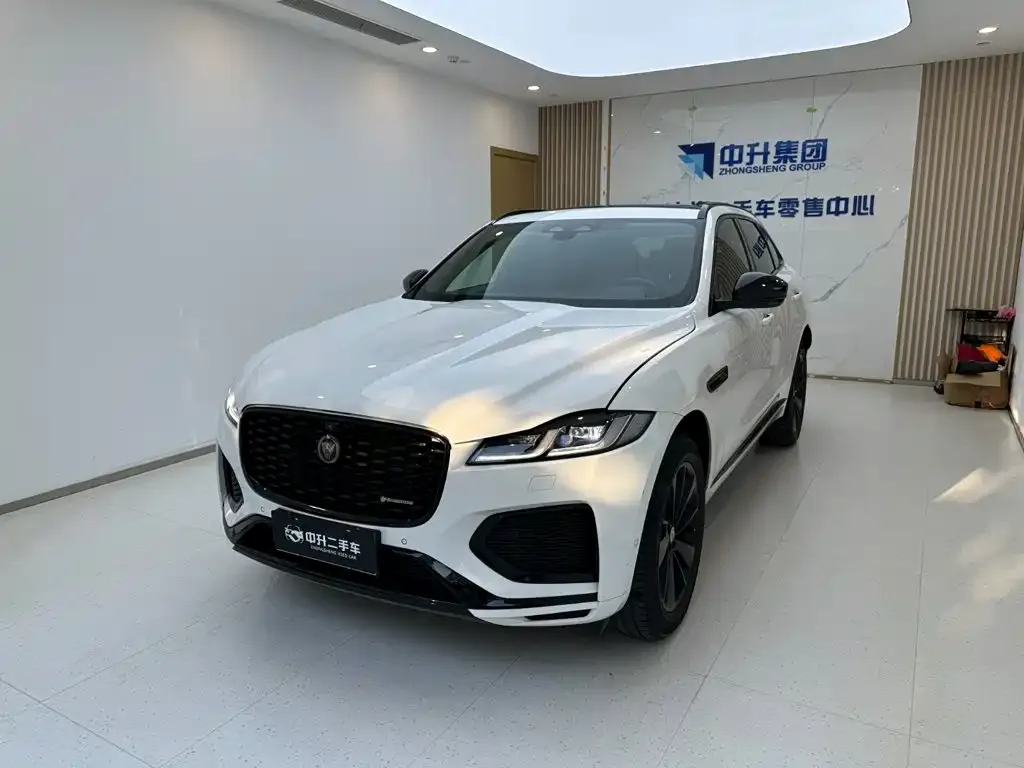 Jaguar F-PACE — фото 1