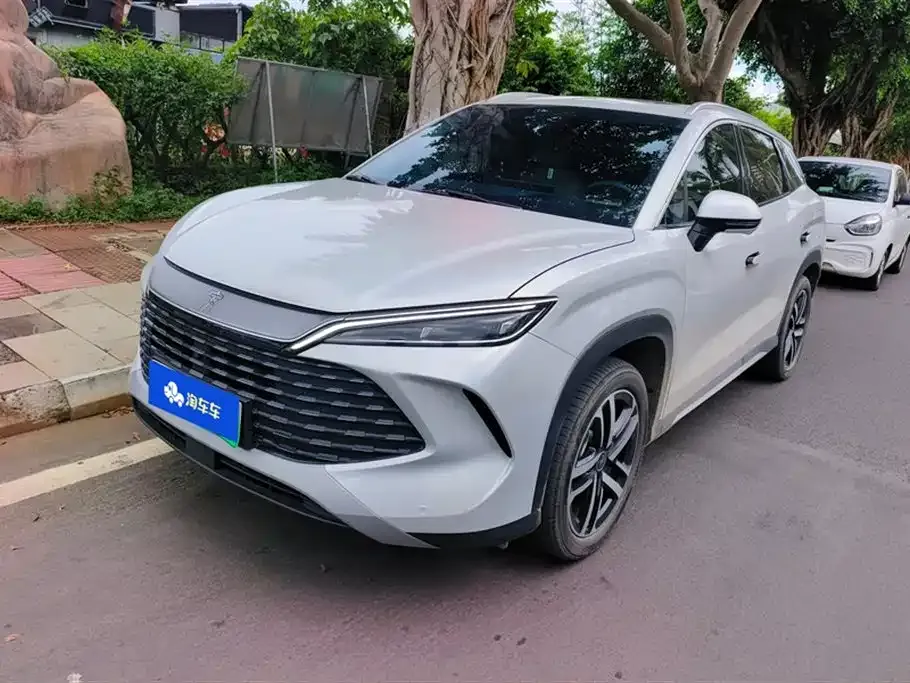 BYD L DM-i — фото 1