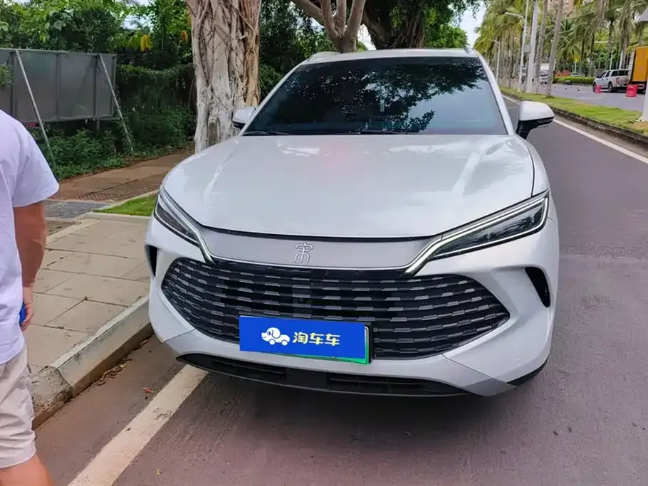 BYD L DM-i — фото 10