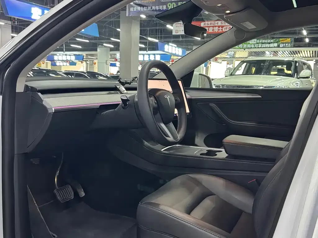 Tesla Model Y — фото 7