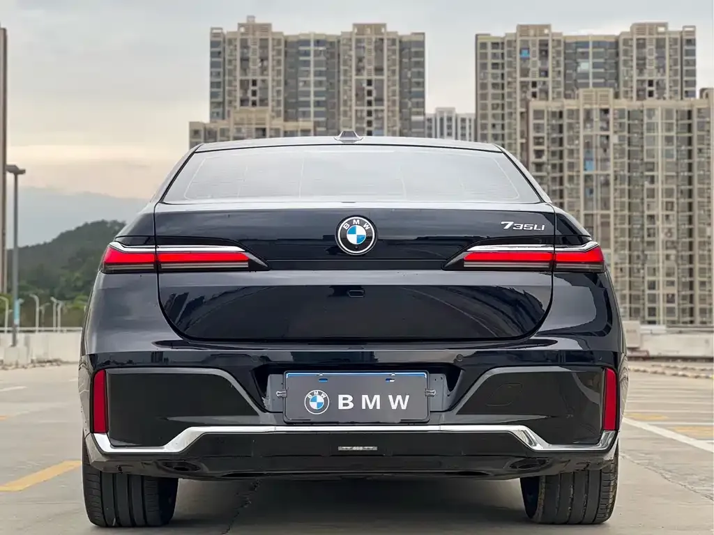 BMW 7 Series — фото 2