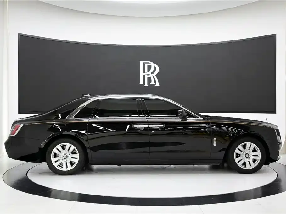 Rolls-Royce Ghost — фото 8
