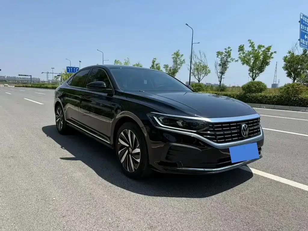 Volkswagen Passat — фото 8