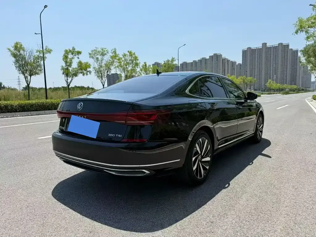 Volkswagen Passat — фото 4