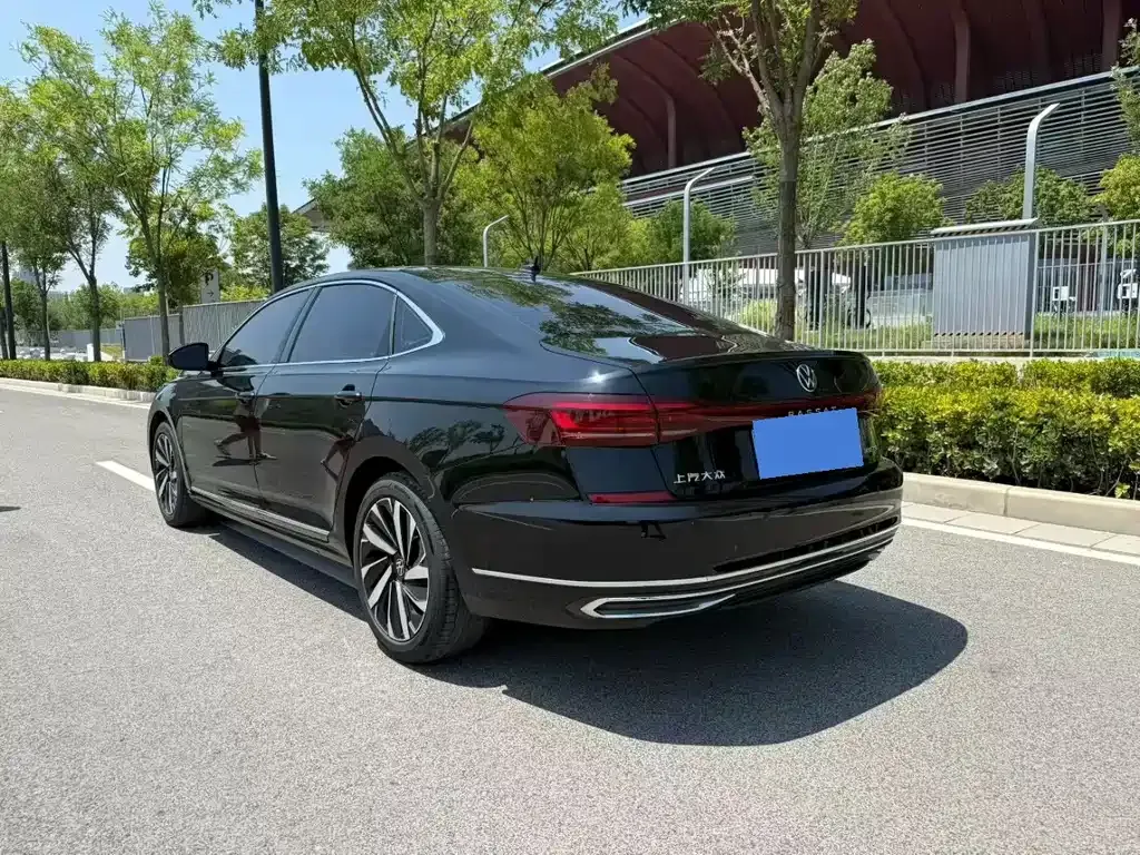 Volkswagen Passat — фото 5