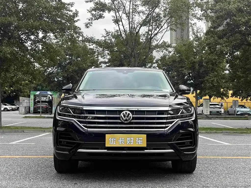 Volkswagen Touareg — фото 10
