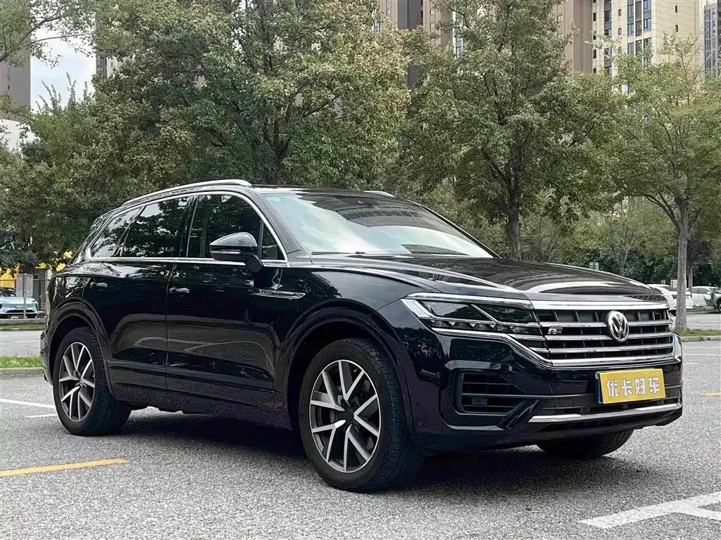 Volkswagen Touareg — фото 7