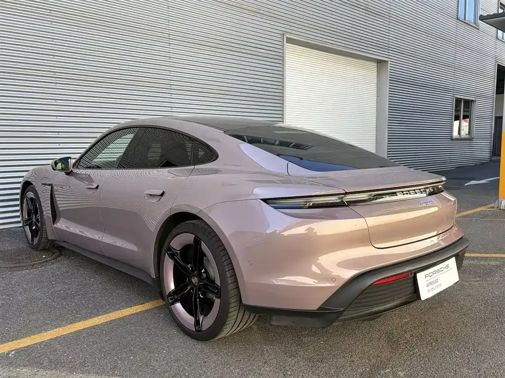 Porsche Taycan — фото 9