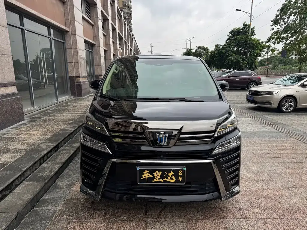 Toyota Vellfire — фото 7