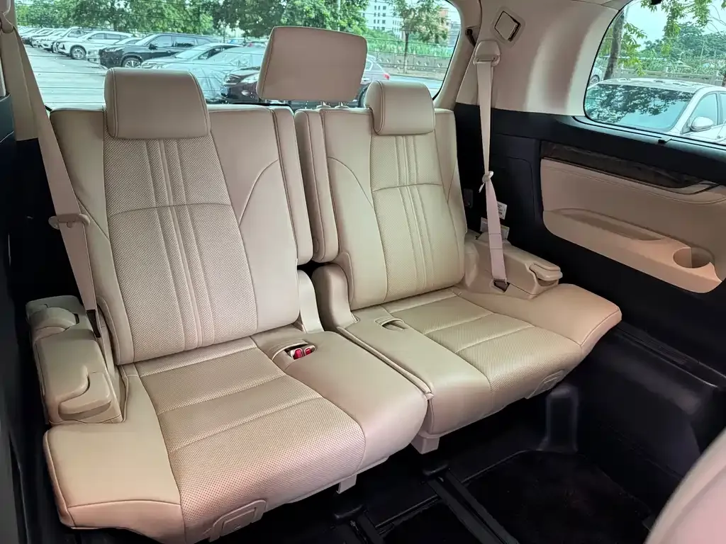 Toyota Vellfire — фото 5