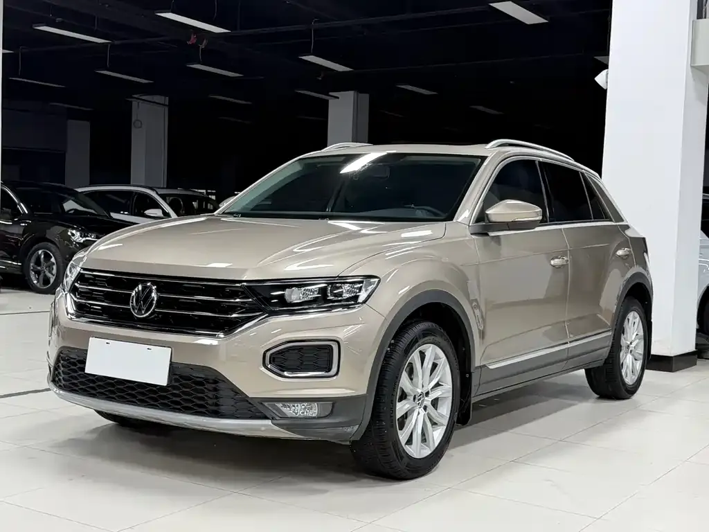 Volkswagen T-Roc — фото 1