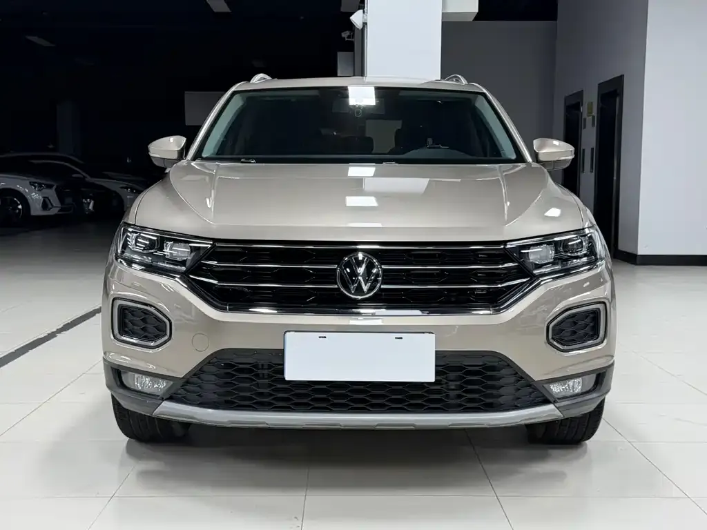 Volkswagen T-Roc — фото 9