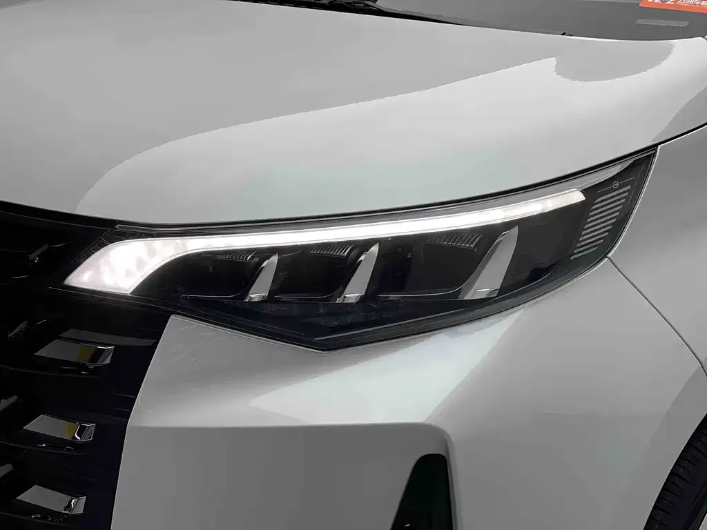 GAC Motor Trumpchi M6 — фото 10