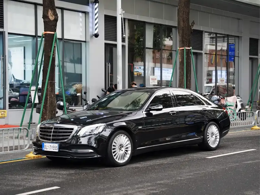 Mercedes-Benz S-Class — фото 1