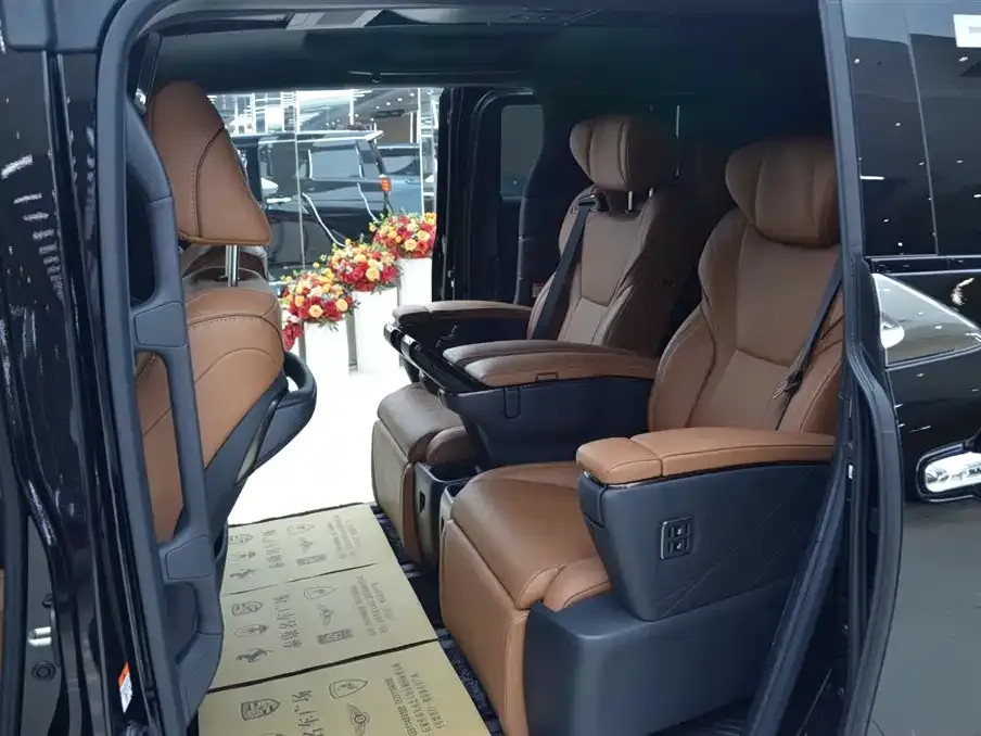 Toyota Alphard — фото 4