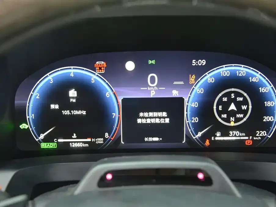 Toyota Alphard — фото 10