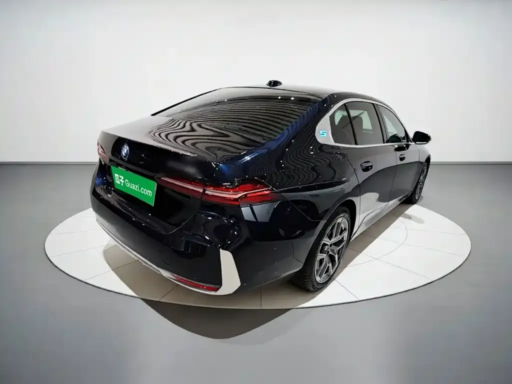 BMW i5 — фото 8