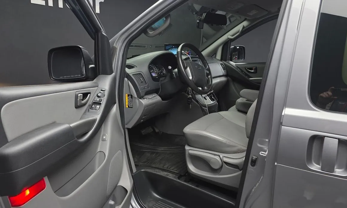 Hyundai Starex — фото 10