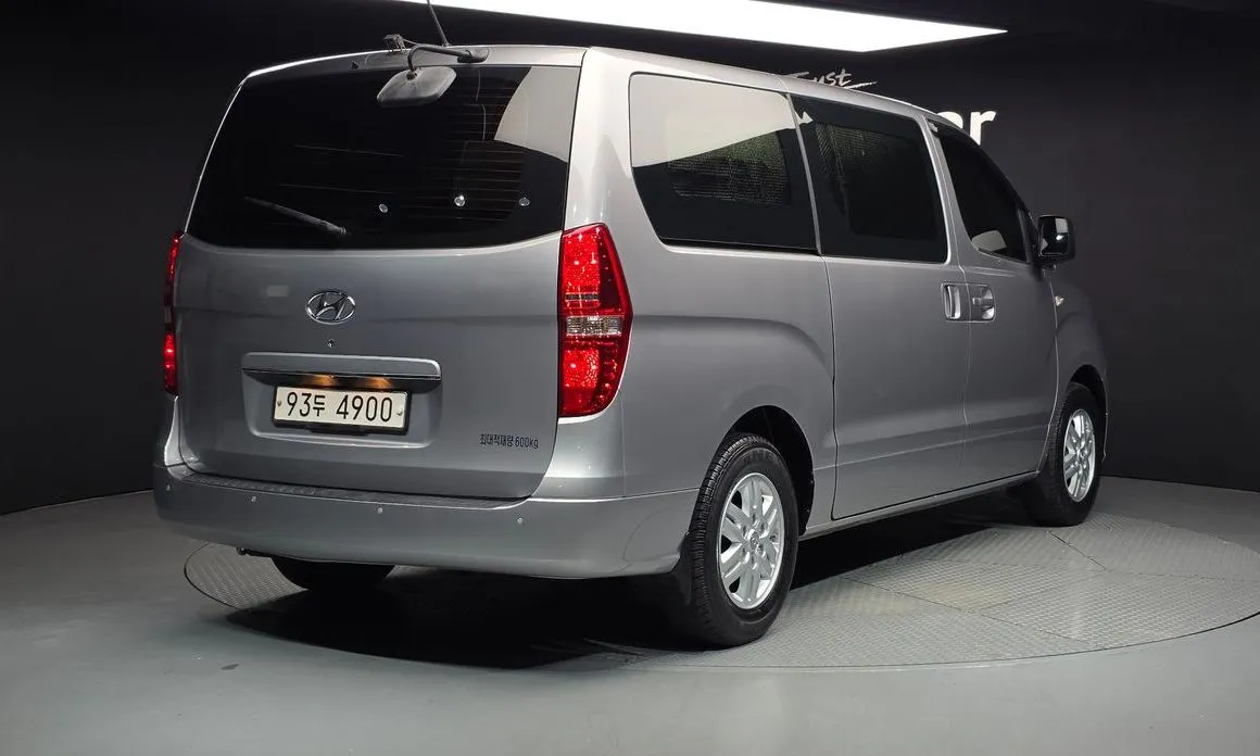 Hyundai Starex — фото 2