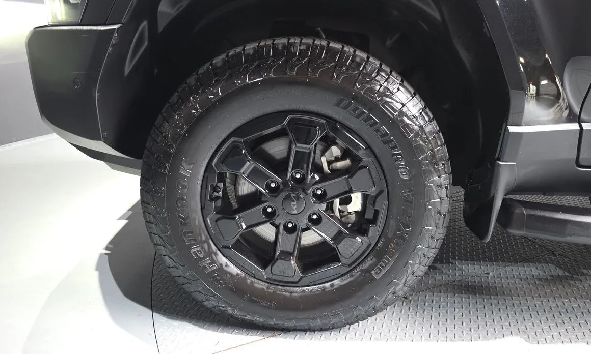 Kia Tasman — фото 10