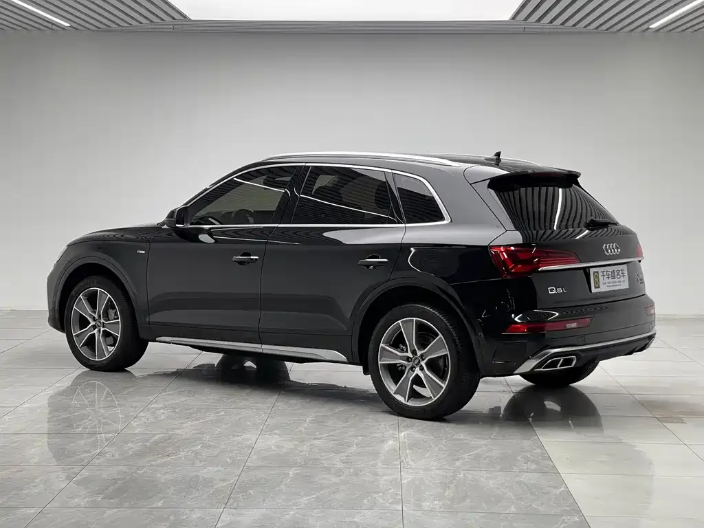 Audi Q5L — фото 7