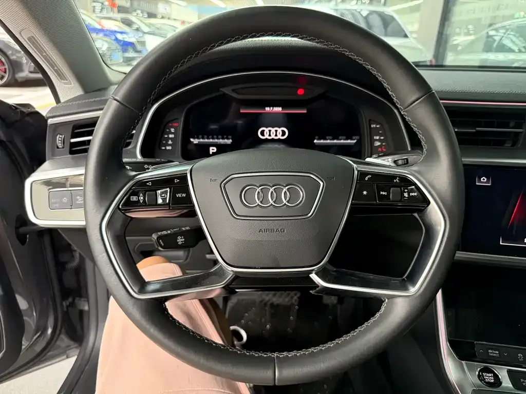 Audi A7L — фото 6