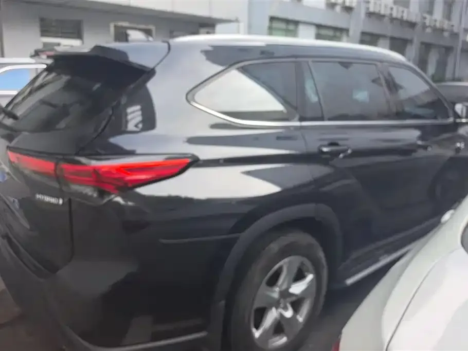 Toyota Highlander — фото 2