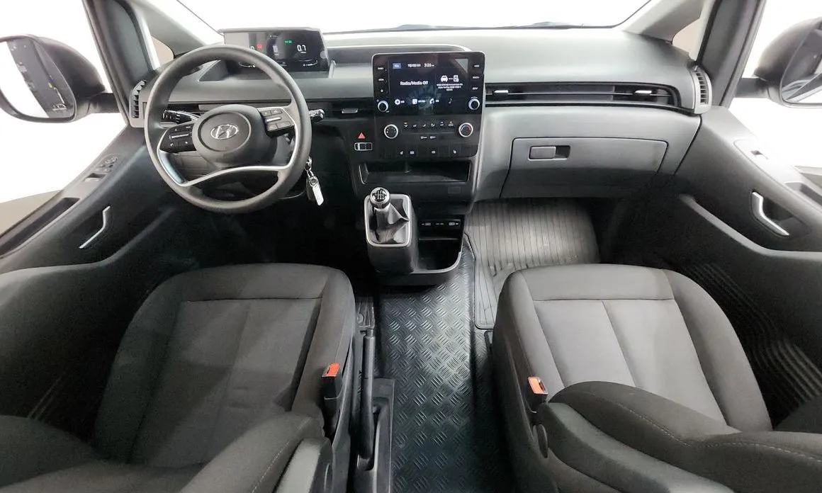 Hyundai Staria — фото 3