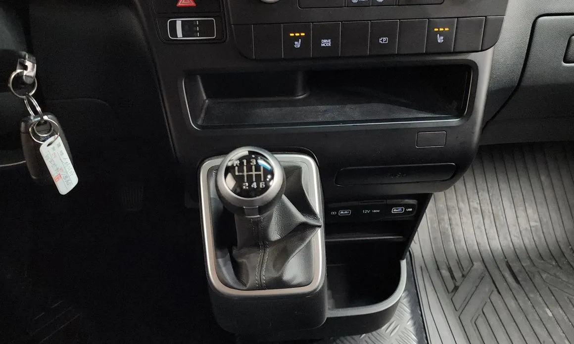 Hyundai Staria — фото 9