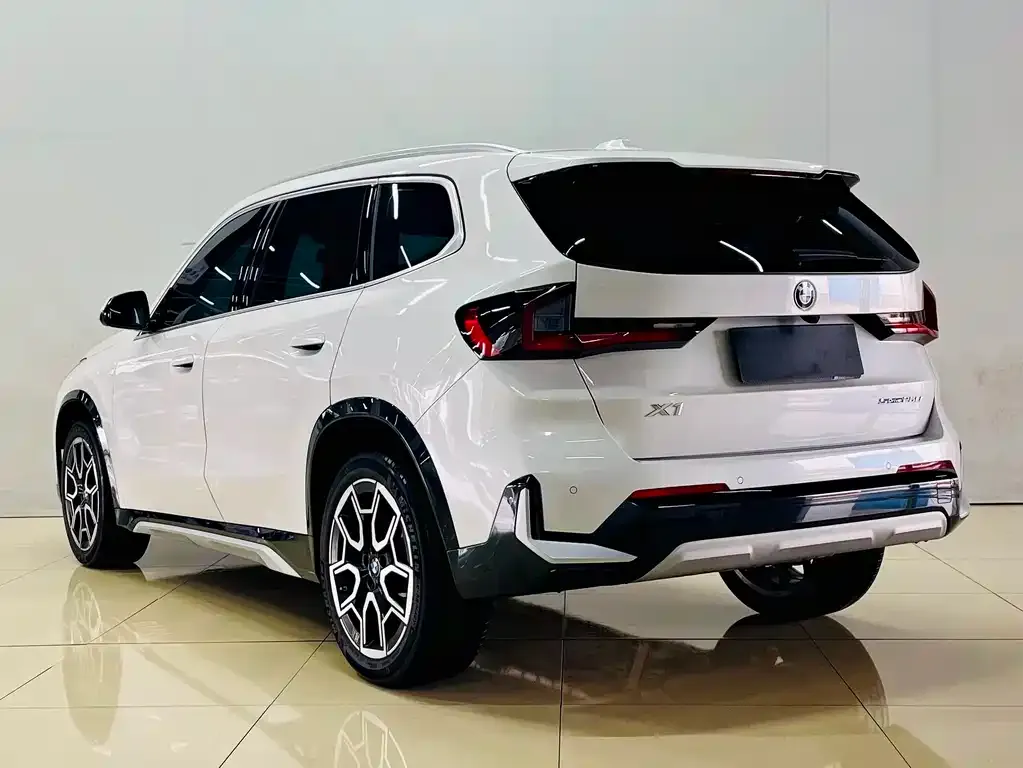 BMW X1 — фото 7