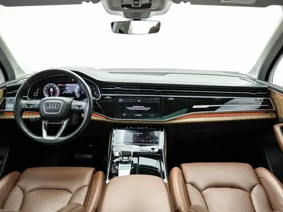 Audi Q7 — фото 6