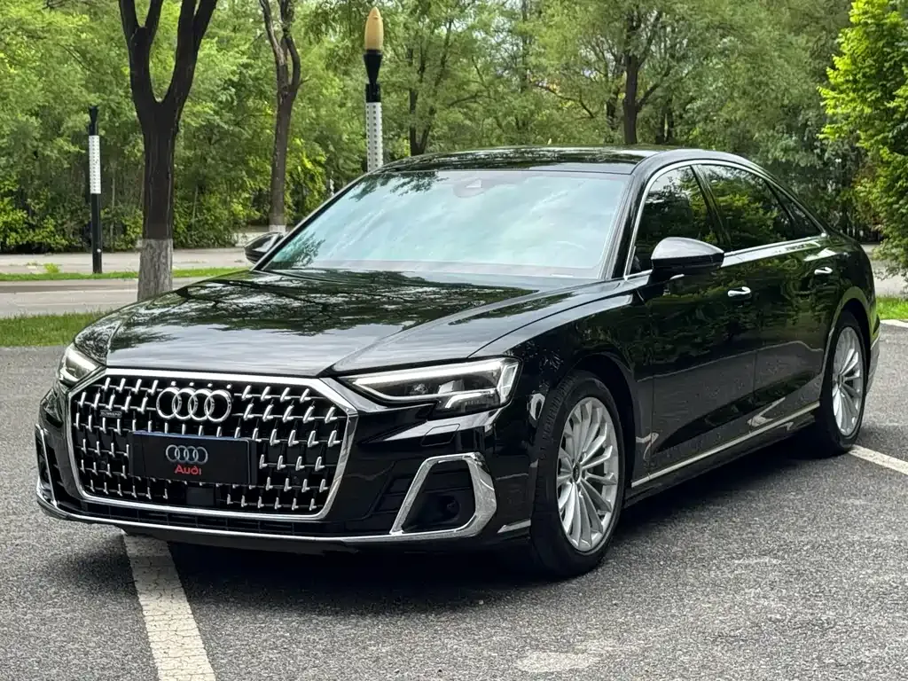 Audi A8 2023 из CN, фото 10