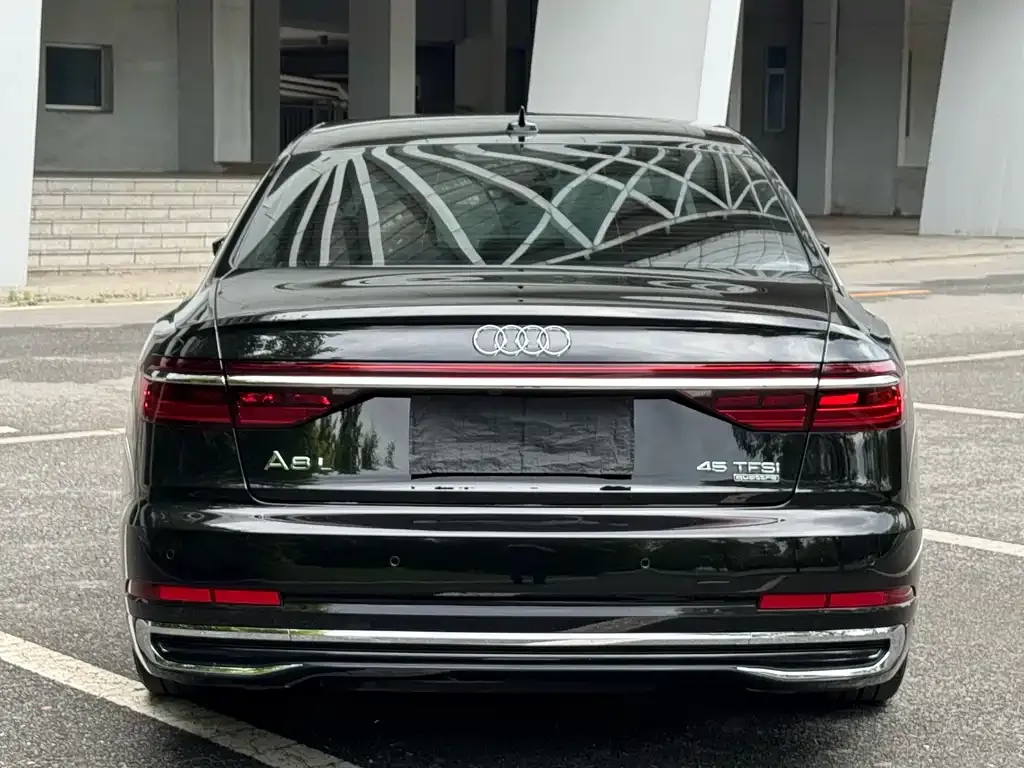 Audi A8 2023 из CN, фото 6