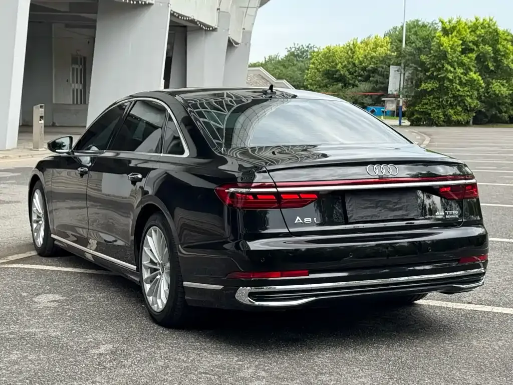 Audi A8 2023 из CN, фото 9