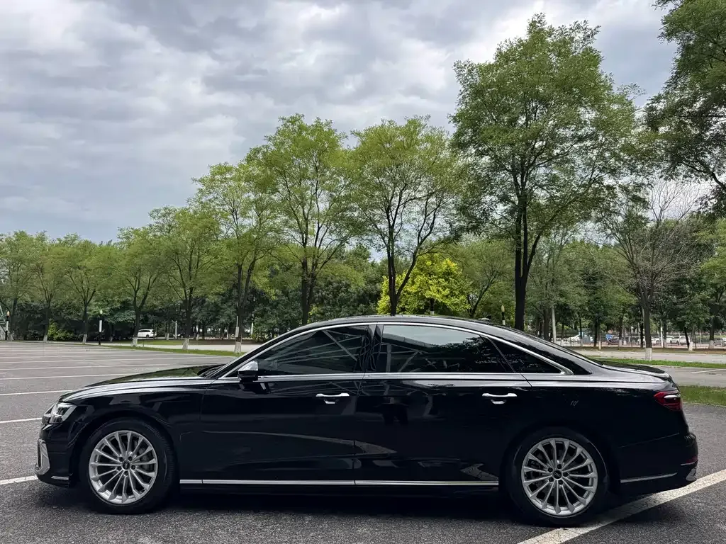 Audi A8 2023 из CN, фото 5
