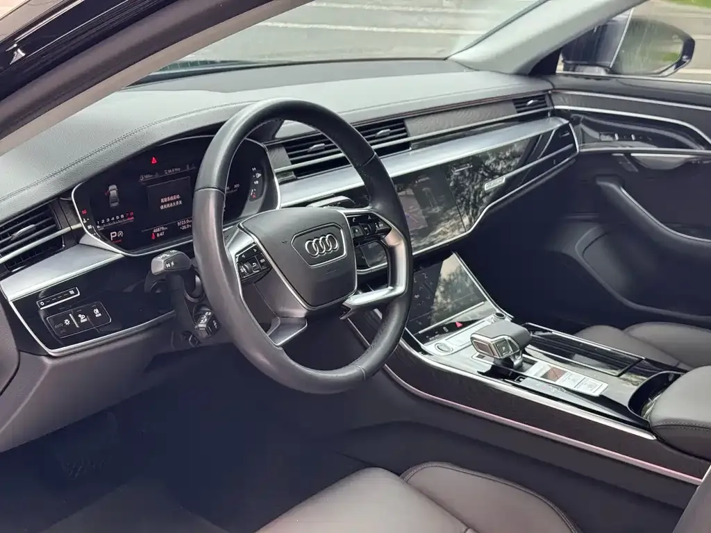 Audi A8 2023 из CN, фото 3