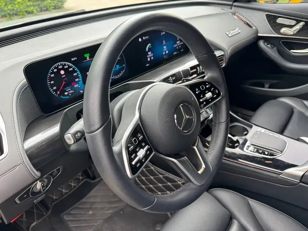 Mercedes-Benz EQC — фото 3