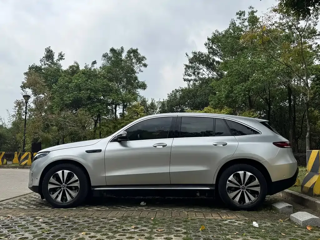 Mercedes-Benz EQC — фото 2