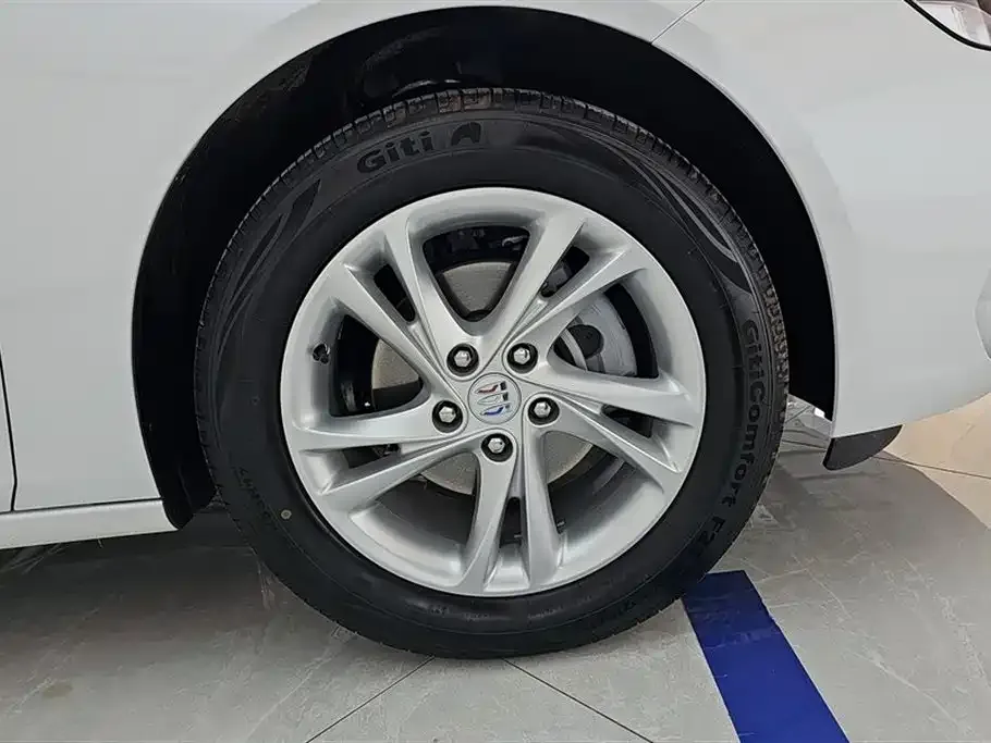 Buick Regal — фото 10